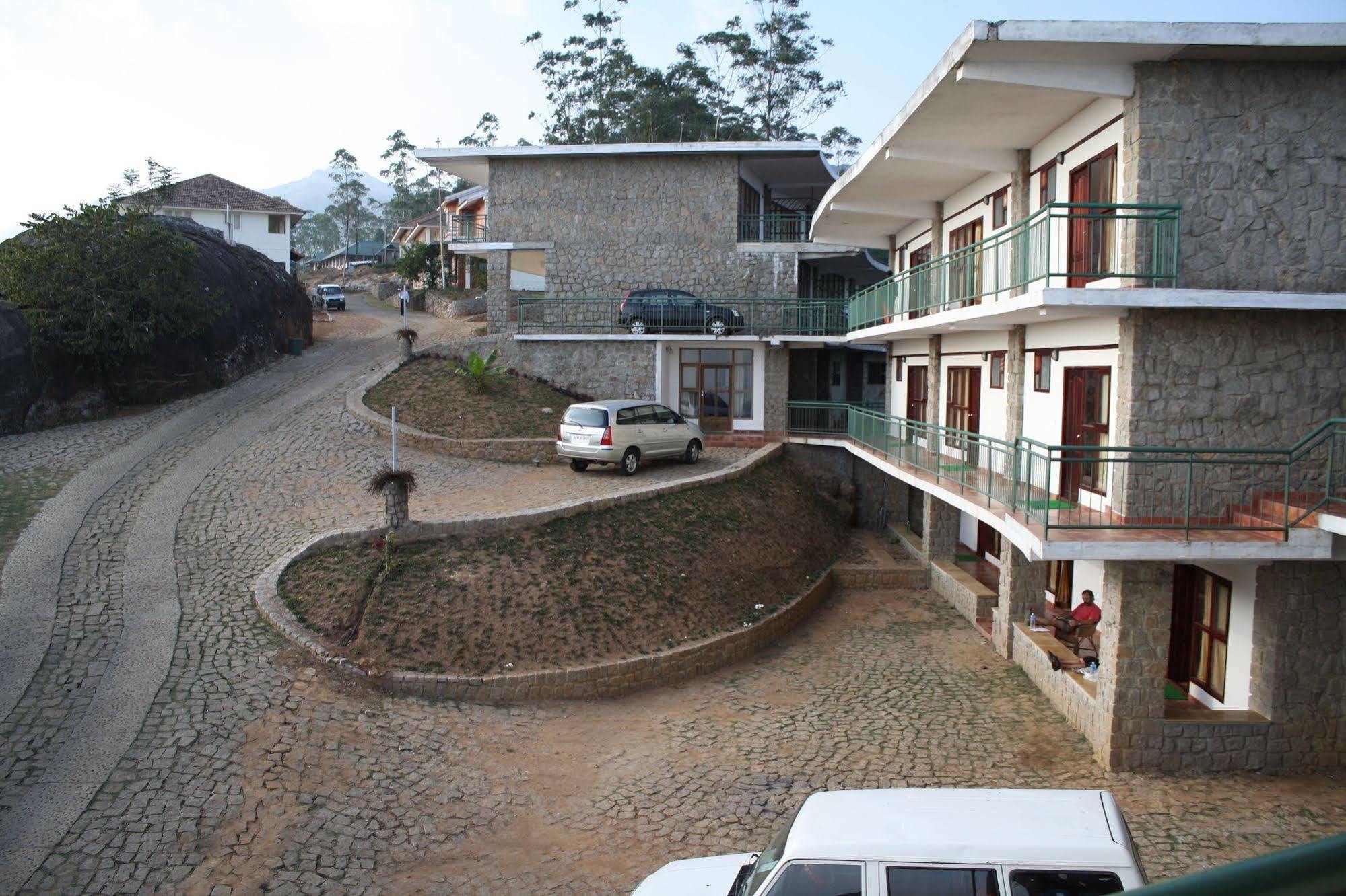 Ayur County Resort Chinnakanal Exterior photo